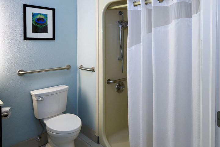 Room 18 of 35