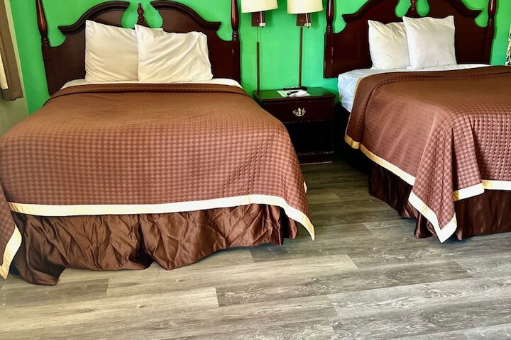 Travelers Inn Motel