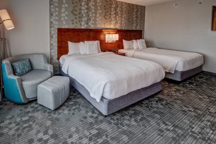 Room 15 of 37