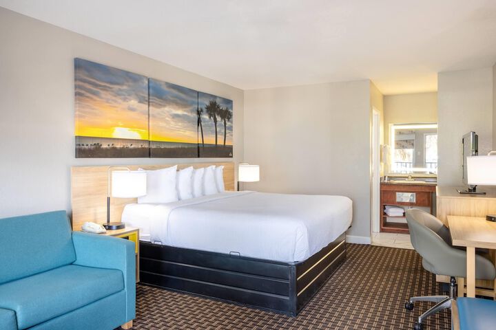 Days Inn by Wyndham Port Charlotte / Punta Gorda