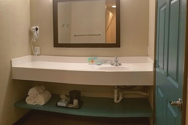 Room 5 of 13
