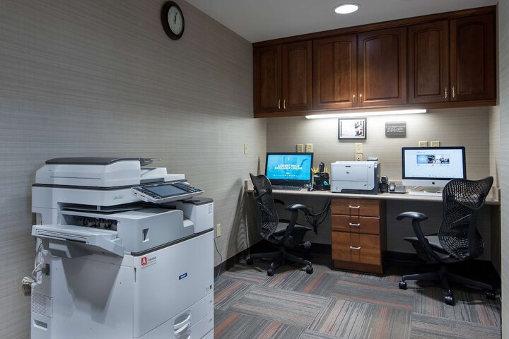 Business Center 37 of 37