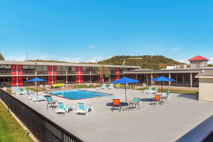 Econo Lodge Cave City