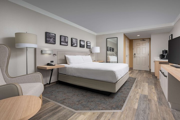 Room 14 of 37