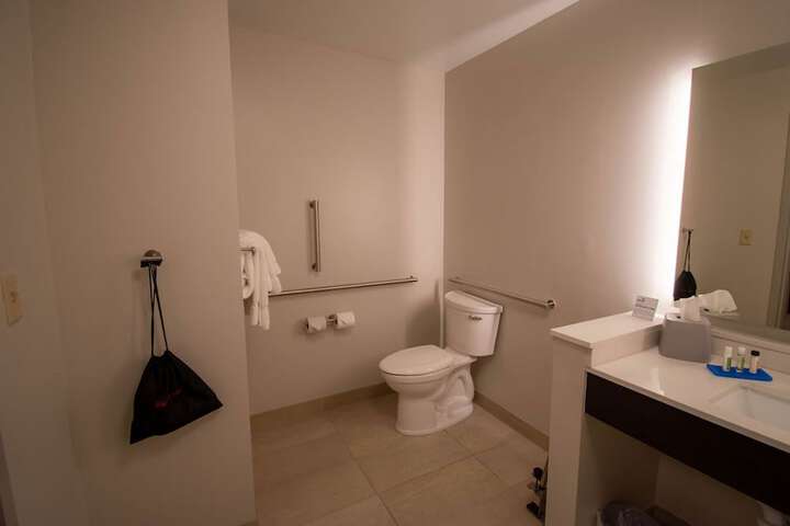 Holiday Inn Express & Suites Tonawanda - Buffalo Area by IHG