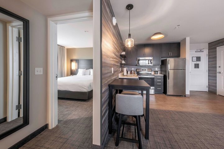 Room 32 of 64