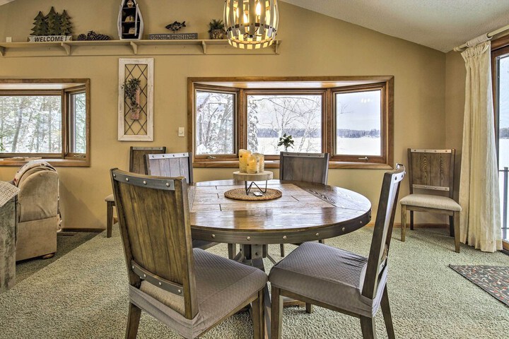 Phillips Cabin w / Lake Views & Private Dock!