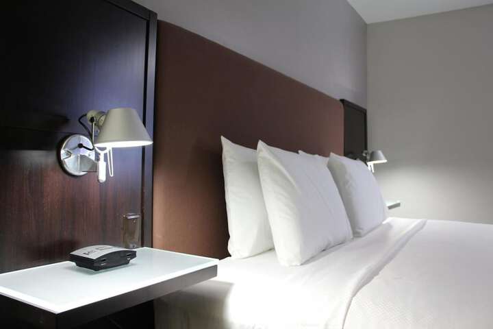 Room 19 of 35