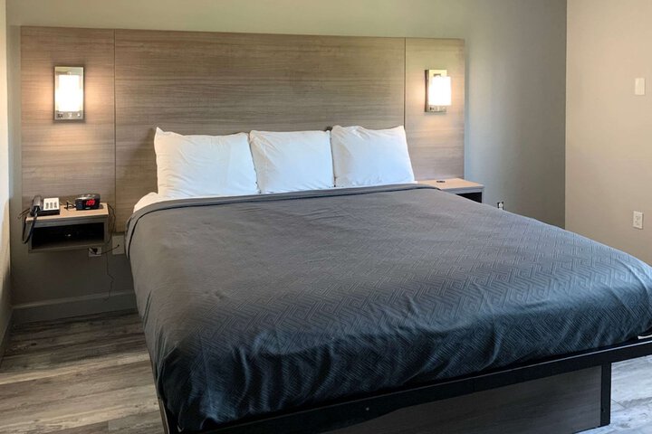 Room 8 of 26
