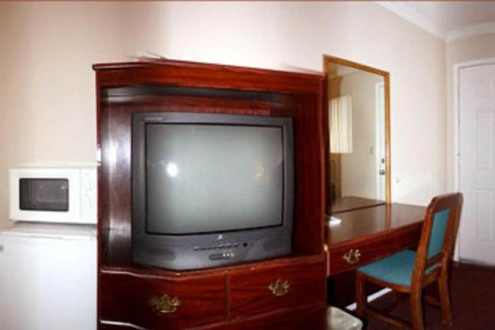 Sunset Inn and Suites