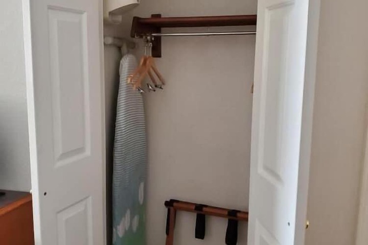 Room 27 of 34