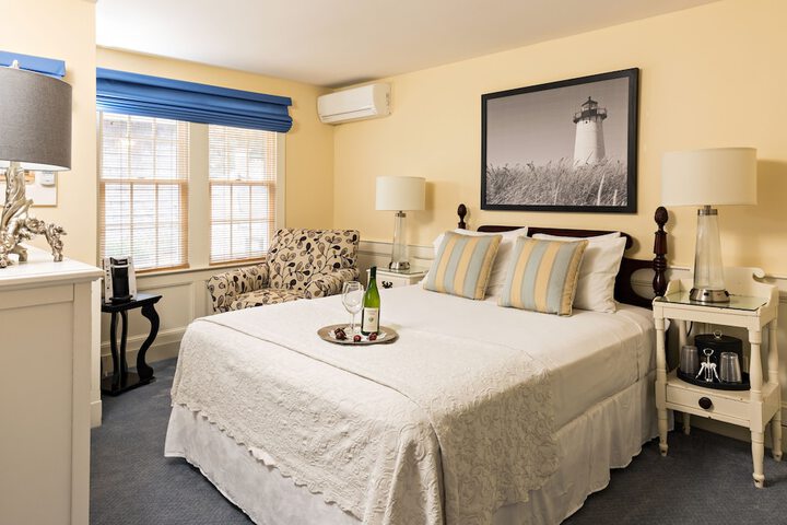Brass Key Guesthouse - Adults Only