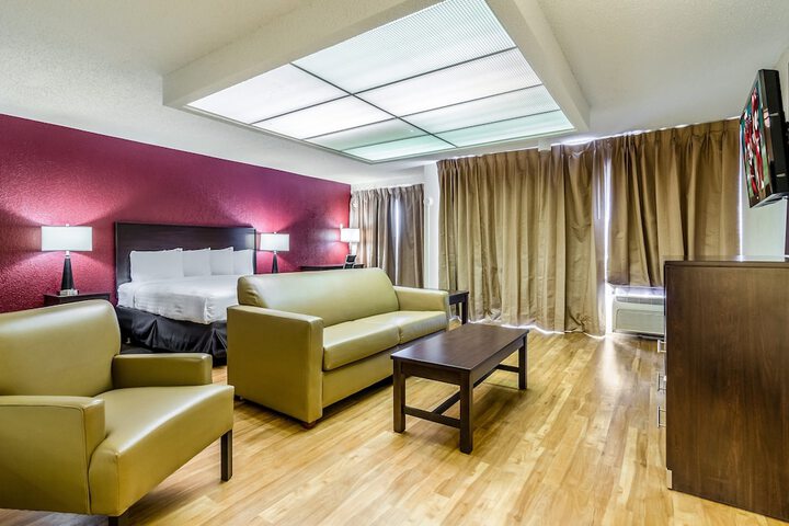 Red Roof Inn PLUS+ Wichita East