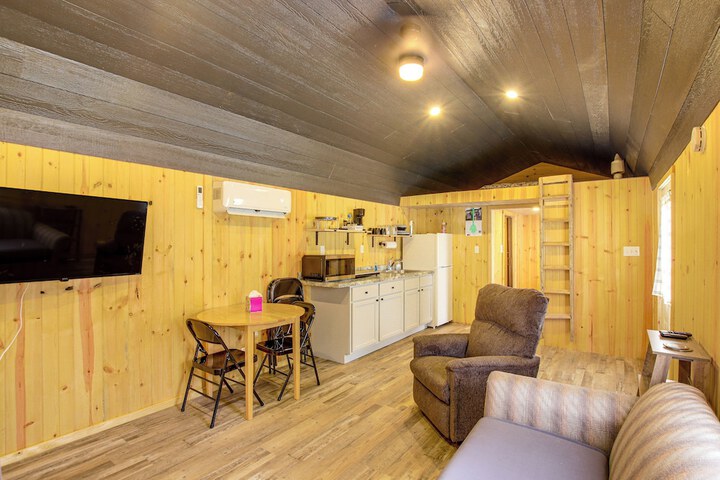 Montezuma Cabin Rental w / Fire Pit & Grill Access!