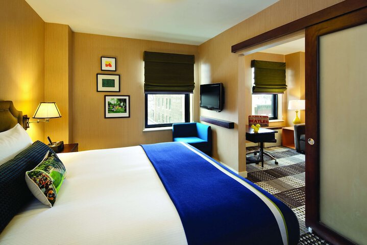 Room 13 of 38