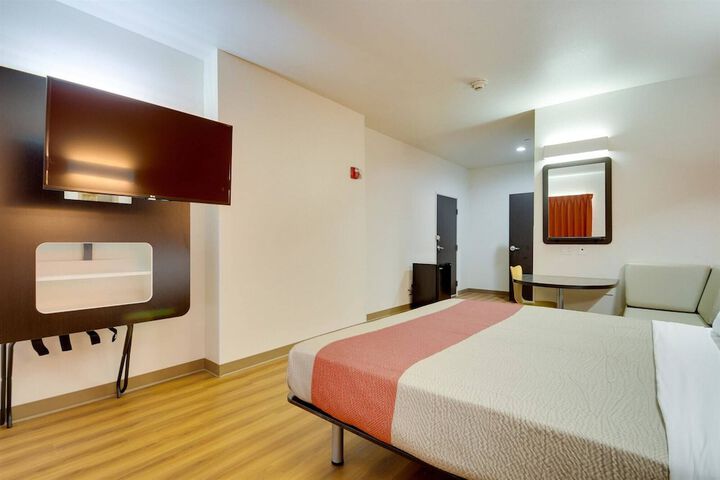 Motel 6 Tulsa OK