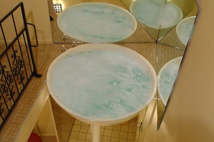 Wildwood Inn Tropical Dome & Theme Suites
