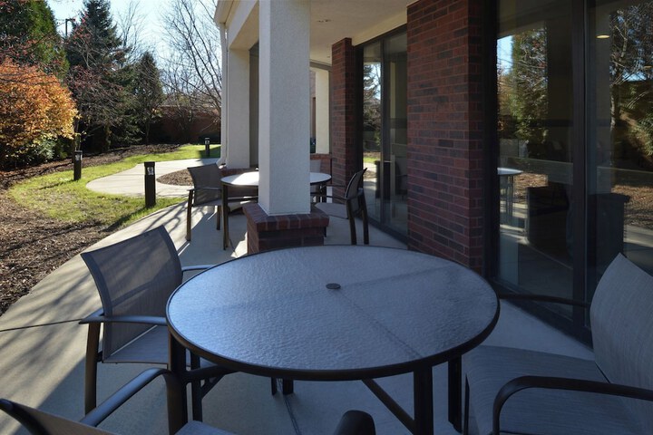 Country Inn & Suites by Radisson Brown Deer - Milwaukee North