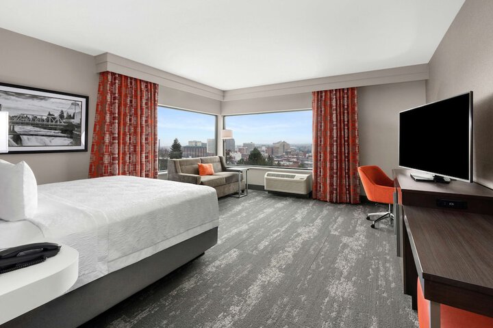 Room 27 of 65