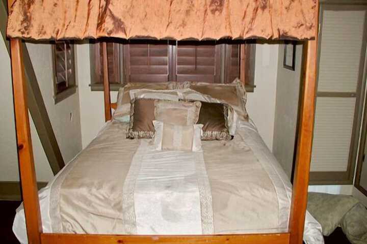 Room 14 of 23