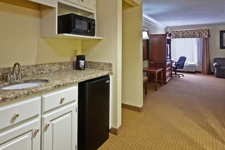 Room 12 of 32