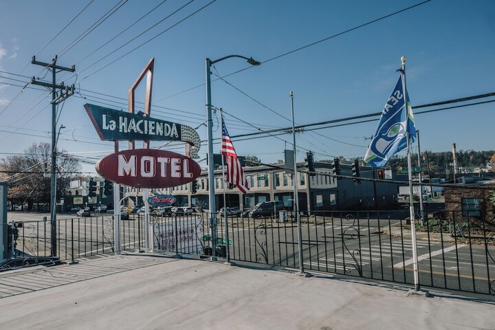 Hotel 2 of 67