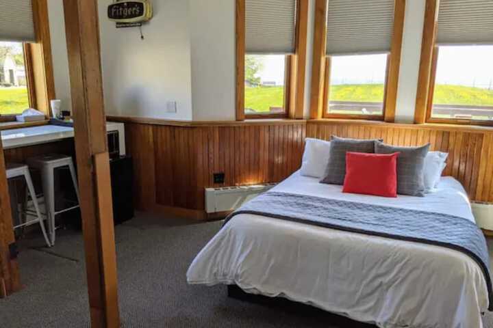 Room 47 of 62
