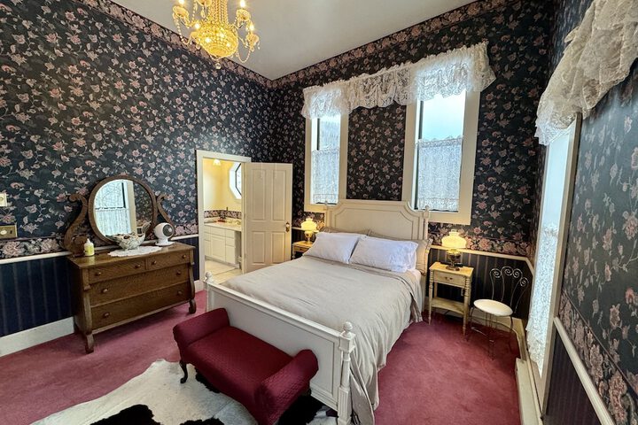 Room 12 of 24