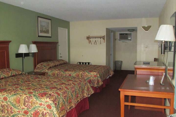 Room 20 of 28