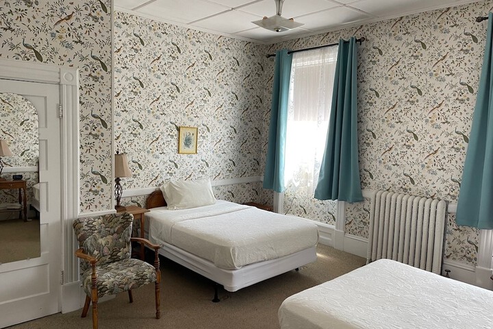 Room 37 of 95