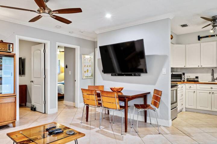 Wilton Manors 2BR Charm Walk to the Drive