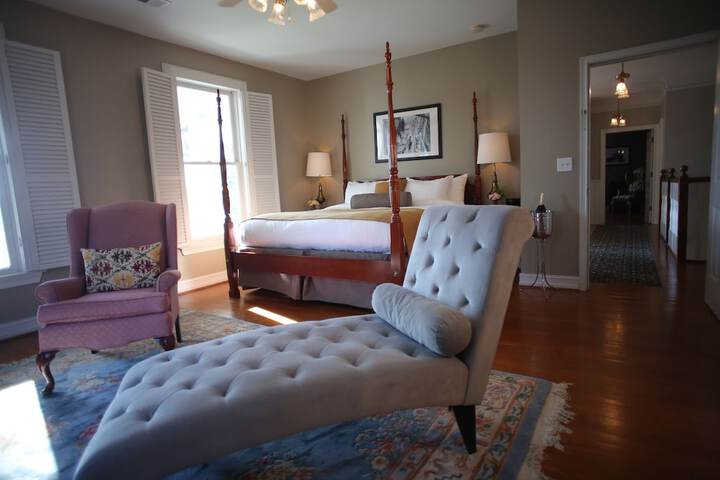 Room 16 of 33