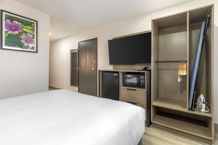 Room 16 of 25