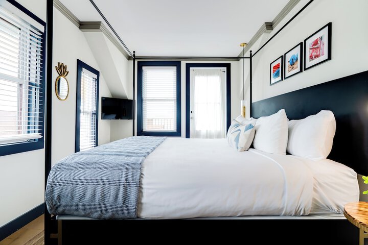 Room 18 of 40