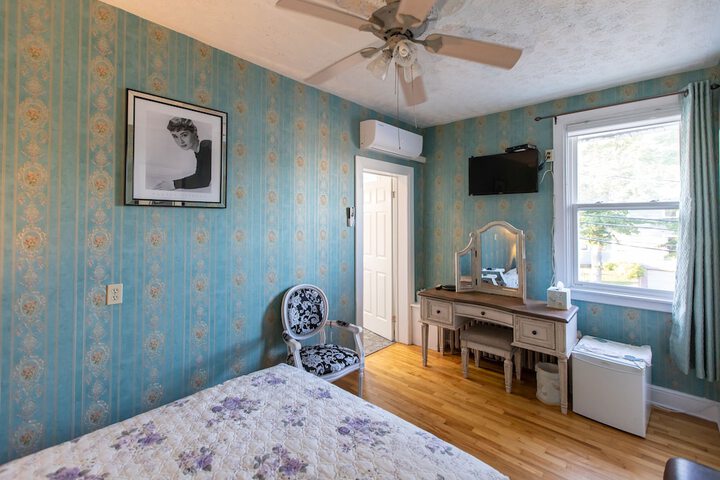 Room 55 of 71