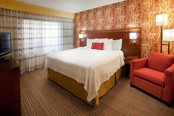 Room 17 of 27