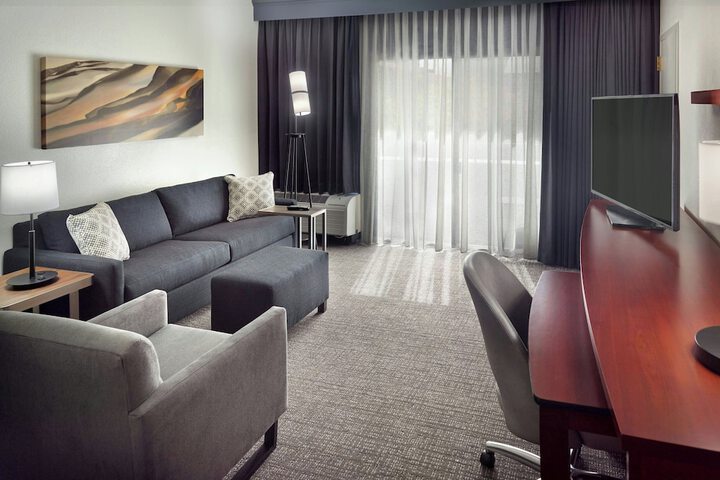 Courtyard by Marriott Tallahassee Downtown / Capitol