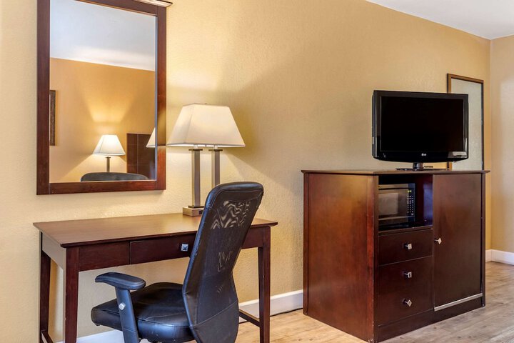 Room 22 of 32