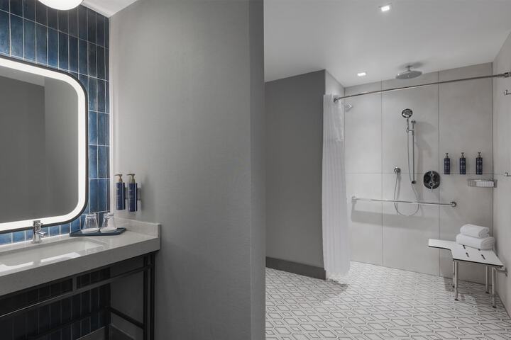 Hotel Avail Rogers Tapestry Collection by Hilton