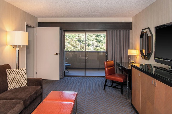 Room 71 of 114