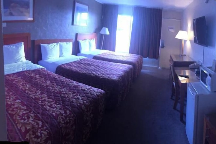 Room 10 of 36