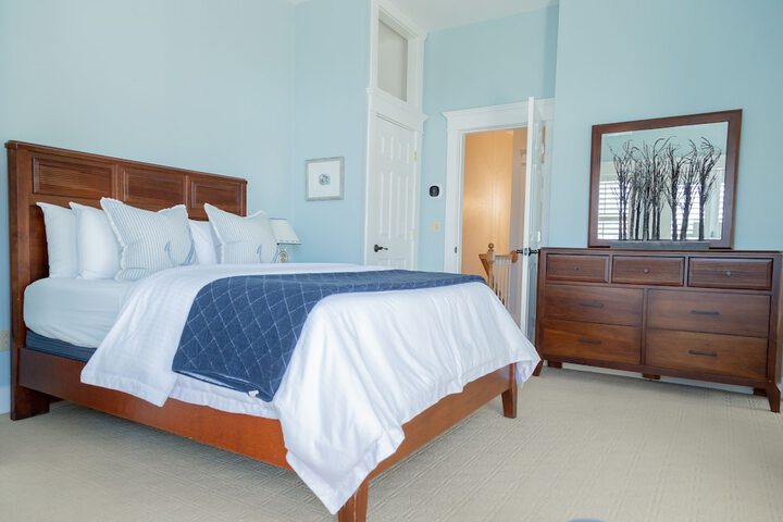 Room 294 of 373