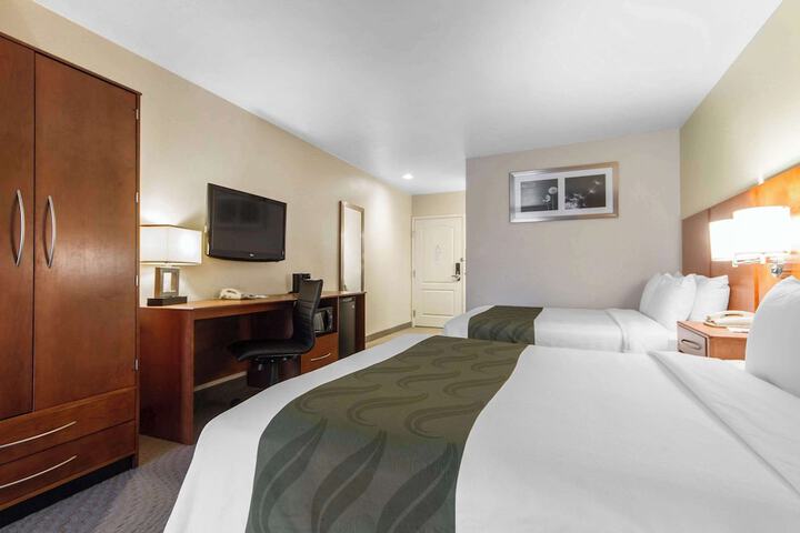 Room 11 of 38