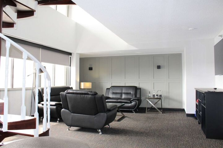Room 34 of 76