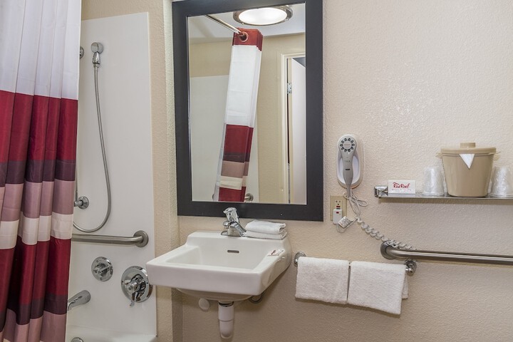 Red Roof Inn PLUS+ Boston - Framingham
