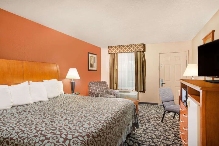 Room 12 of 15