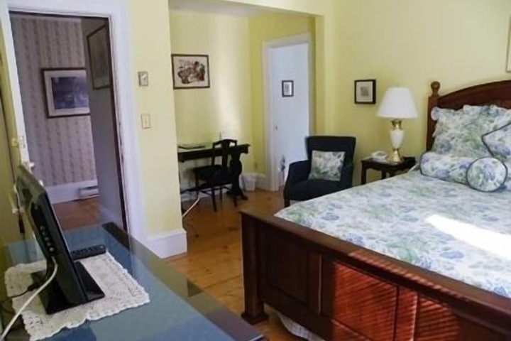 Room 22 of 34