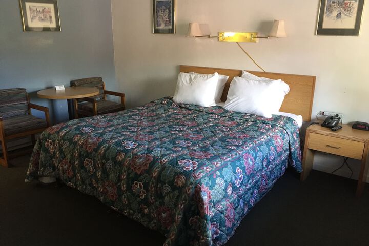 Holiday Lodge
