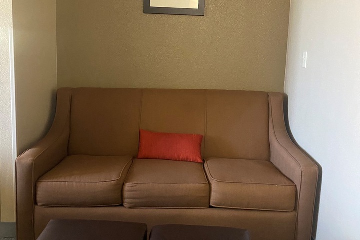 Room 34 of 84