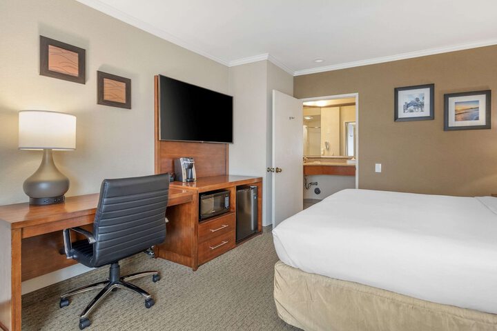Room 35 of 136